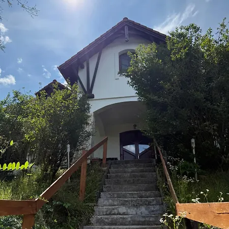 Kekhold Vendeghaz Vila